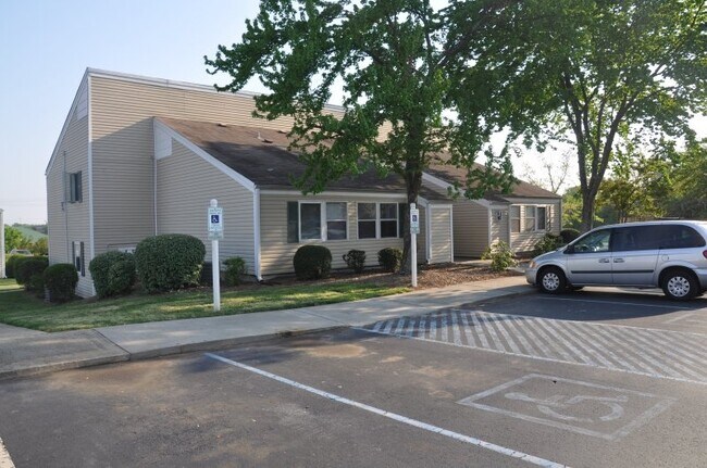 Foto del edificio - 200 S Beverly Ln