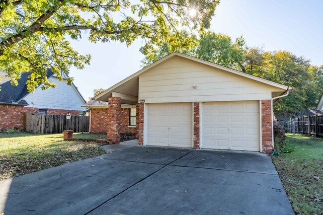 Building Photo - 3 Bed / 2 Bath in Broken Arrow!
