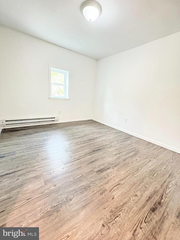 Foto del edificio - 1630 E 9th St