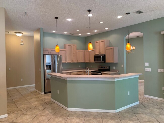 Building Photo - Quality Home in Great Neighborhood
