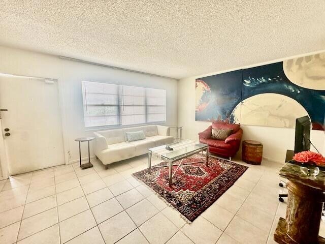 Photo - 4014 Newcastle A Apartment