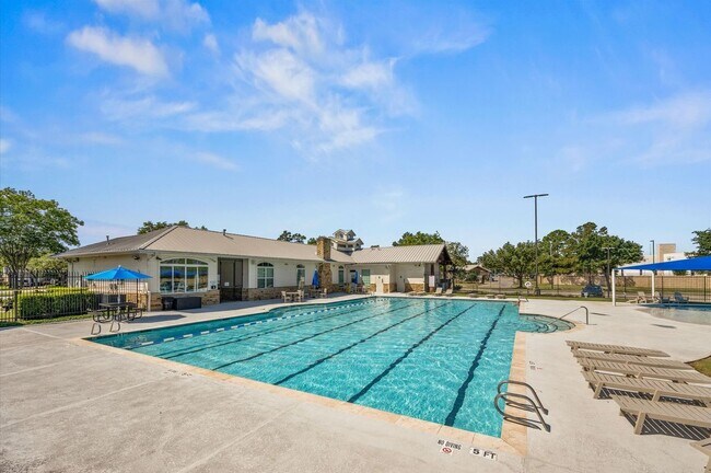 Foto del edificio - 3011 Rustic Gardens Dr