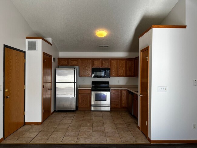 Foto del edificio - $1,150 | 2 Bedroom, 2 Bathroom Condo | No ...