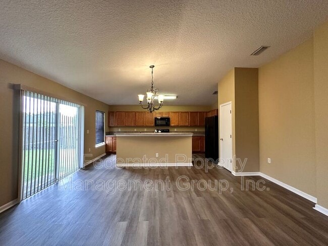 Building Photo - 2231 Brian Lakes Dr E