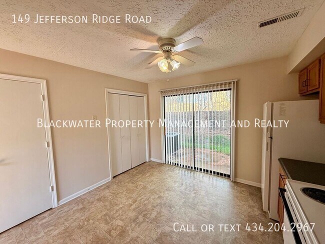 Foto del edificio - 149 Jefferson Ridge Rd