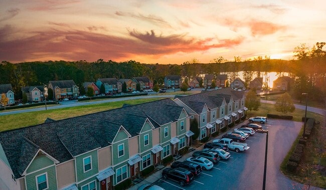 Photo - The Pier Apartments
