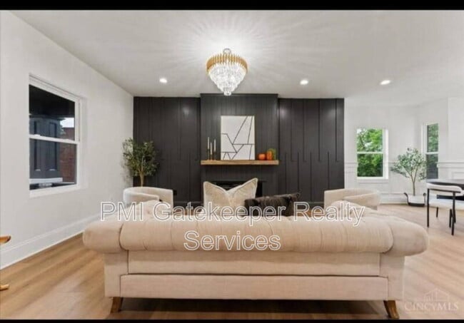 Foto del edificio - 5819 Bramble Ave