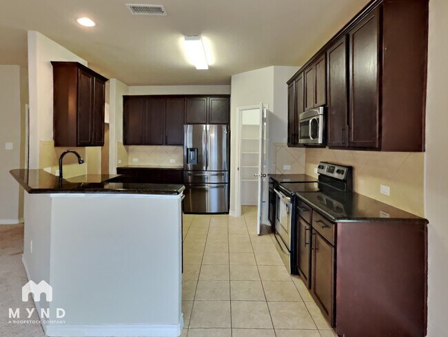 Foto del edificio - 1417 Castle Creek Dr