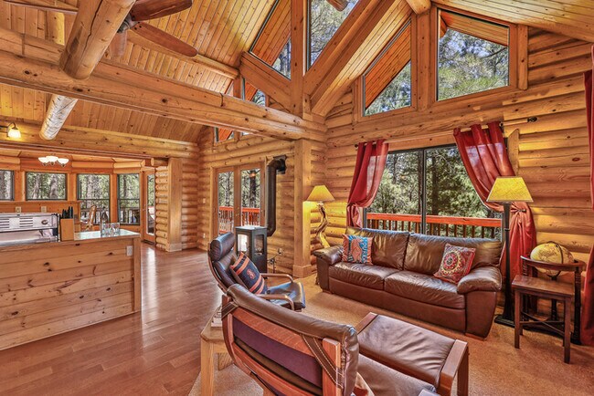 Foto del edificio - Kachina Tree House