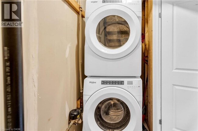 Building Photo - 35 Sportsman Hill St