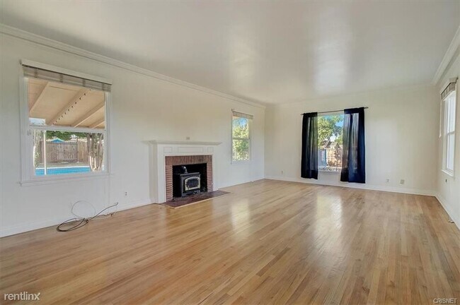 Building Photo - 3 br, 2 bath House - 10847 Balboa Blvd