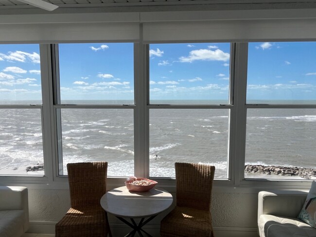 Foto del edificio - 7000 Beach Plaza