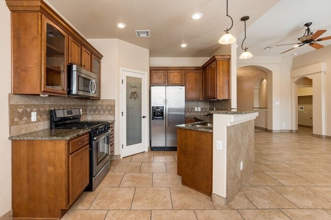 Building Photo - Beautiful Newer Home located on the Northside of Sonoma Ranch Rd! Must See!!