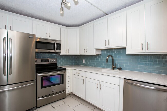 Foto del edificio - 9441 Live Oak Pl