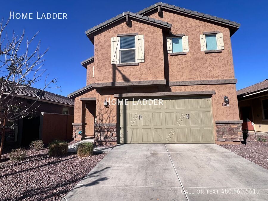 Foto principal - Stunning 4-Bedroom Home in Surprise, AZ!