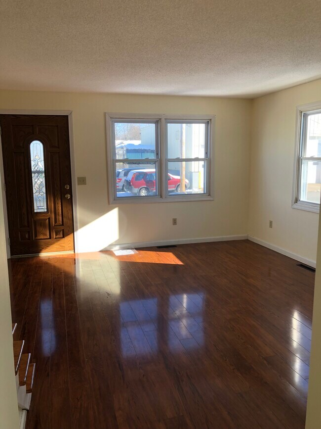 30 Halsey St Unit A, Newport, RI 02840 Apartments in Newport, RI