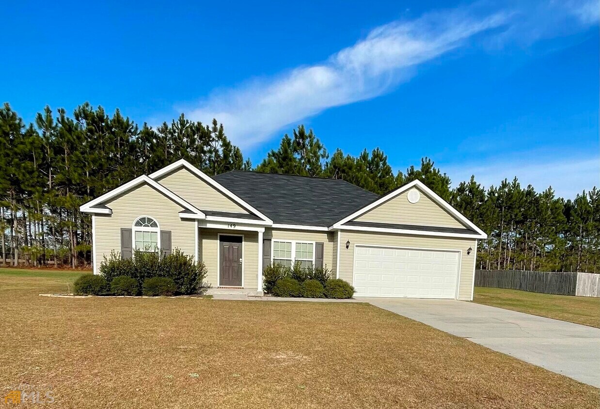 Foto principal - 149 Stillwater Dr