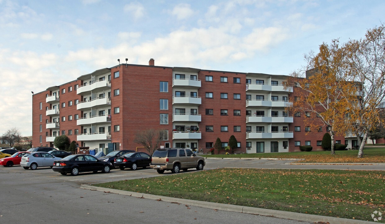 Primary Photo - The Viscount & Cavalier Apartments