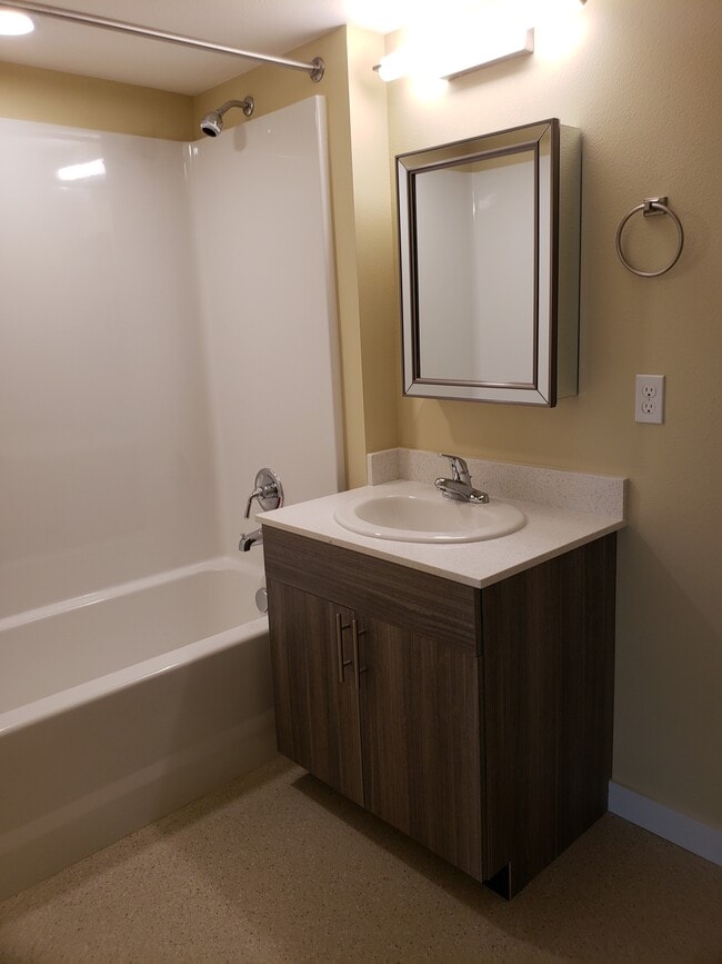 bathroom - 3208 Rainier Ave S