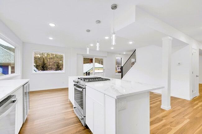 Foto del edificio - 325 14th Ave