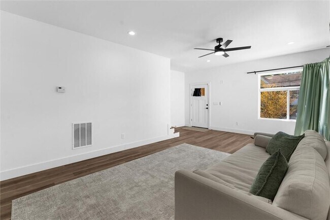 Foto del edificio - 598 Formwalt St SW
