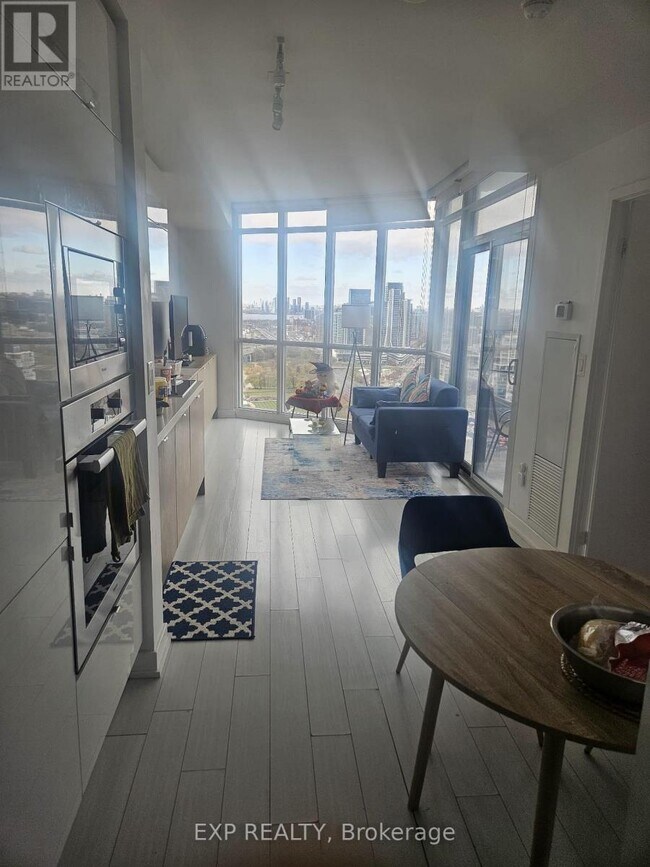 Photo du bâtiment - 21 Iceboat Terr