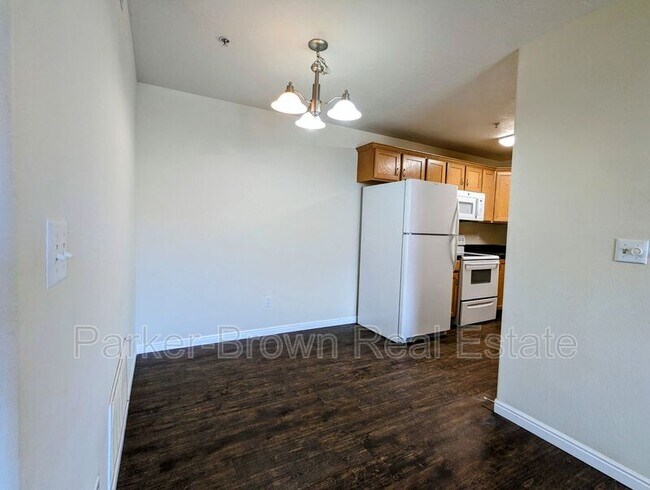Building Photo - 1441 Westbury Way