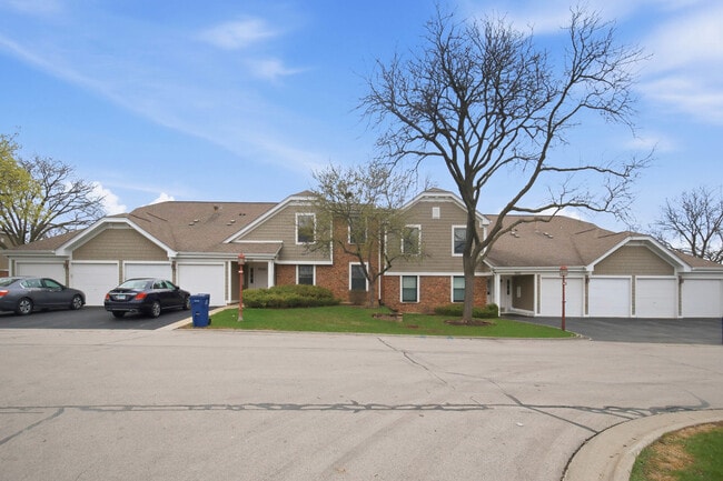 Building Photo - 1502-1507 7 Pines Rd