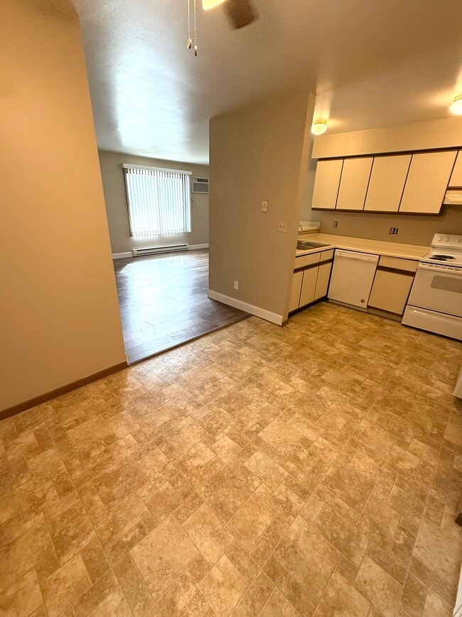 Dining Area - Hemlock Street Apartments