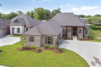 Building Photo - 41035 Talonwood Dr