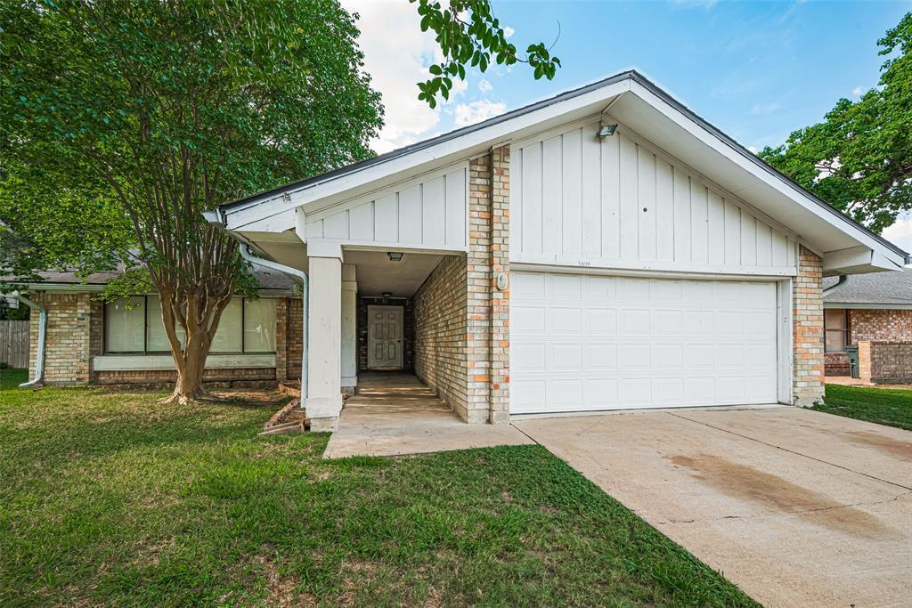 Primary Photo - 15238 Ensenada Dr