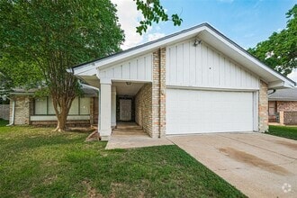 Building Photo - 15238 Ensenada Dr