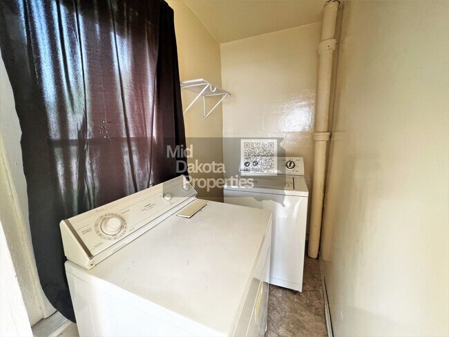 Foto del edificio - 403 S 1st- 3 bedroom house in Parkston