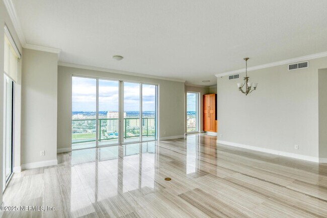 Foto del edificio - 1431 Riverplace Blvd