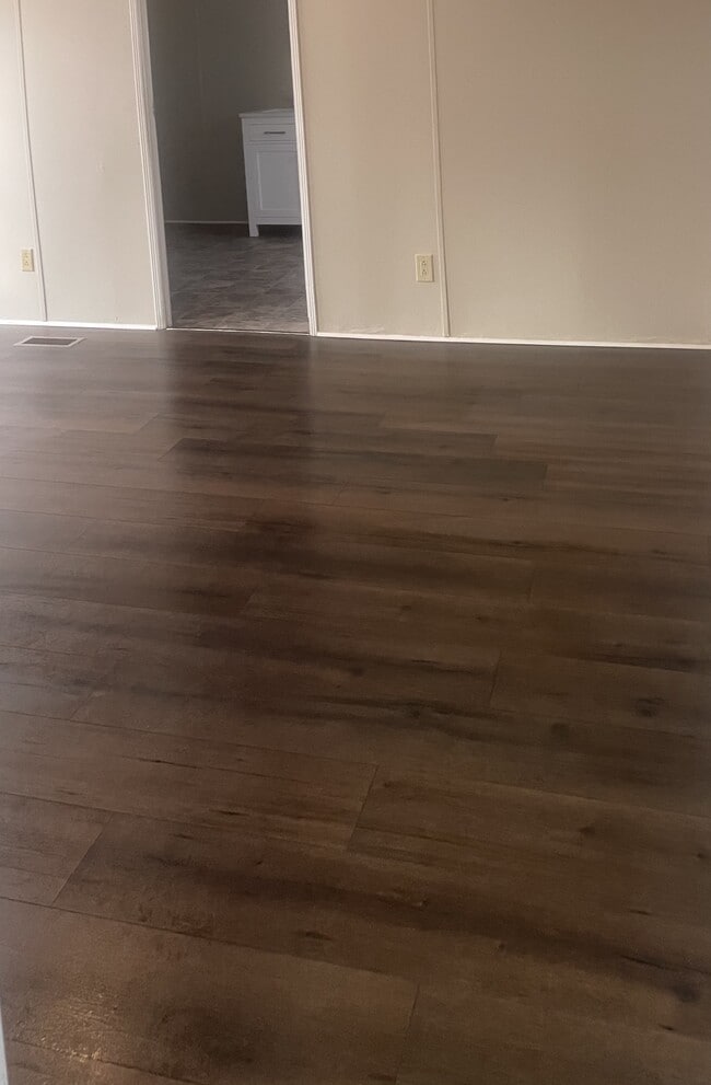 Building Photo - 522 Shirley Dr