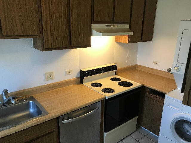 Building Photo - KAHALUU GARDENS 2/1/2, w/d, ac, cfan