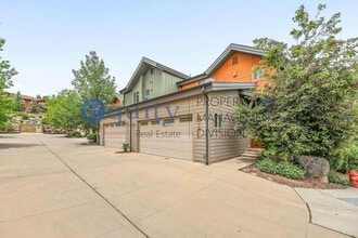 Building Photo - 8143 Courtyard Loop