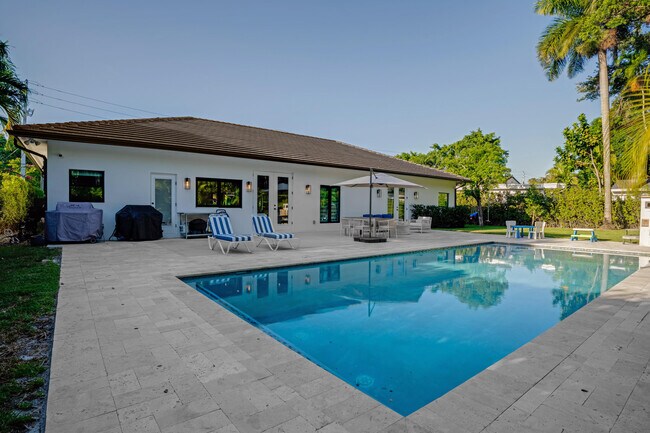 Foto del edificio - 4678 SW 11th St