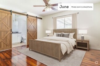 Building Photo - Private bedroom in 4 bed/2 bath Home
