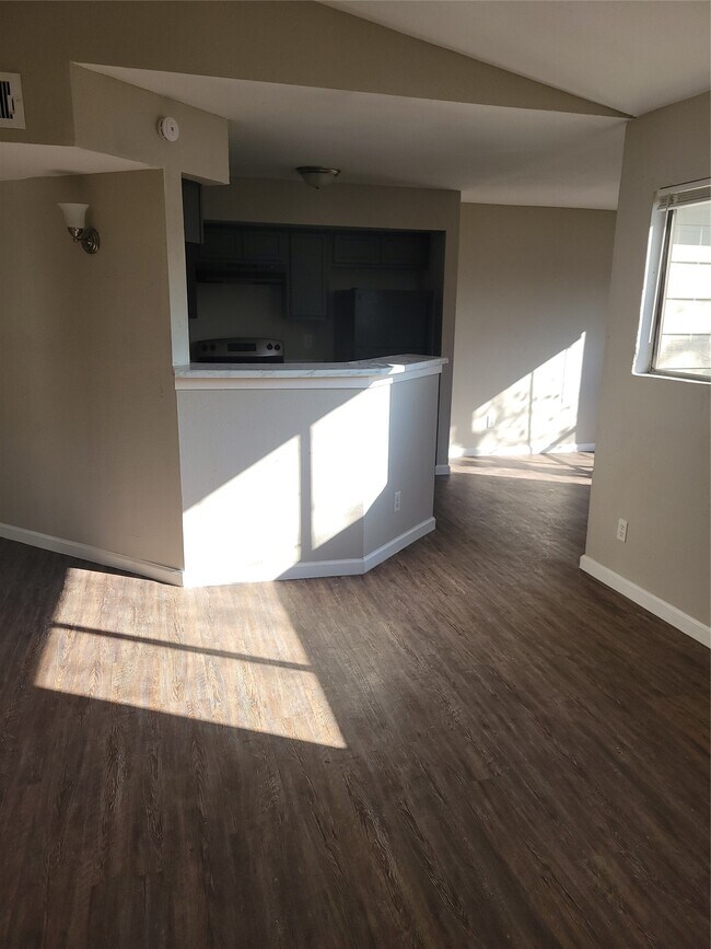 Foto del edificio - 7200 W T C Jester Blvd