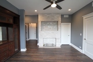 Building Photo - 6318 N Clark St