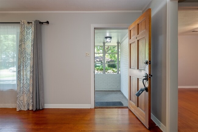 Building Photo - 2227 Libbey Dr