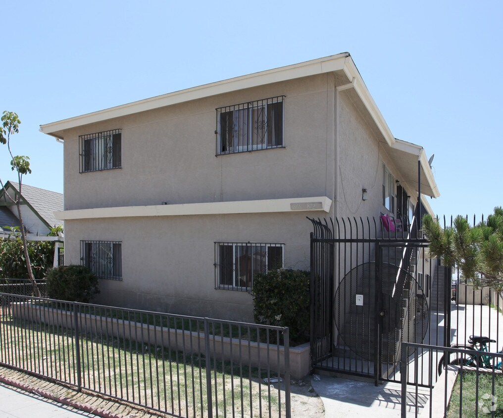 Foto del edificio - 3866-3872 41st St