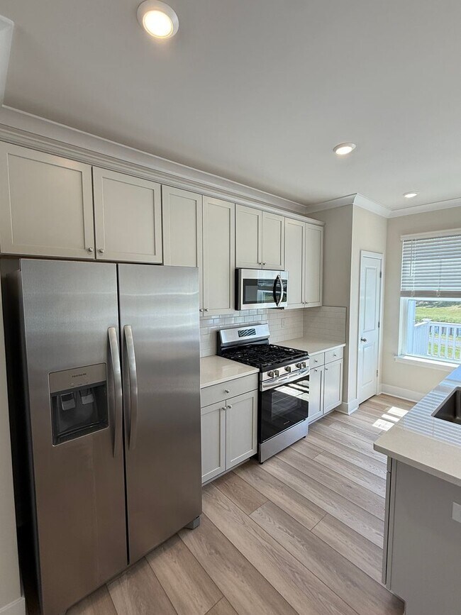 Foto del edificio - Modern Townhome with Golf Course Views & 2-Car Garage- Cambridge, MD