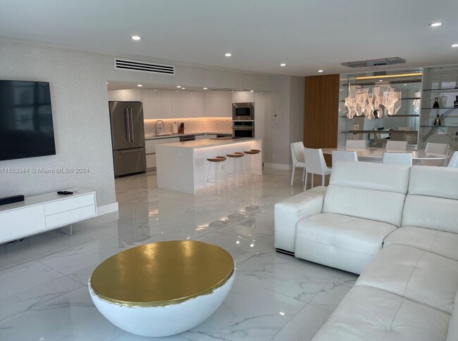Foto del edificio - 5151 Collins Ave