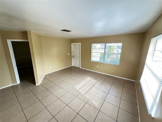 Foto del edificio - 4914 21st St W