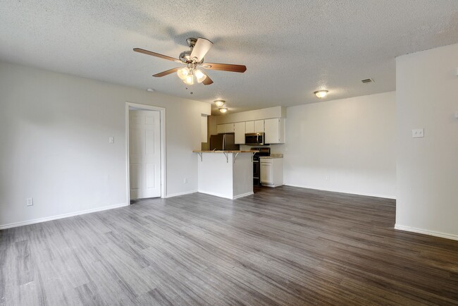 Building Photo - 5303 Spring Meadow Rd