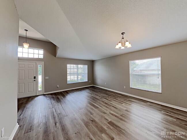 Building Photo - 13297 Bainbridge Way