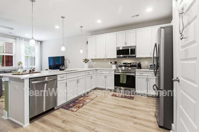 Building Photo - 7722 Park Gate Dr