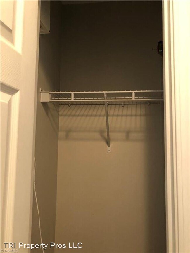 Foto del edificio - 3 br, 2 bath House - 614 3 Oaks Drive